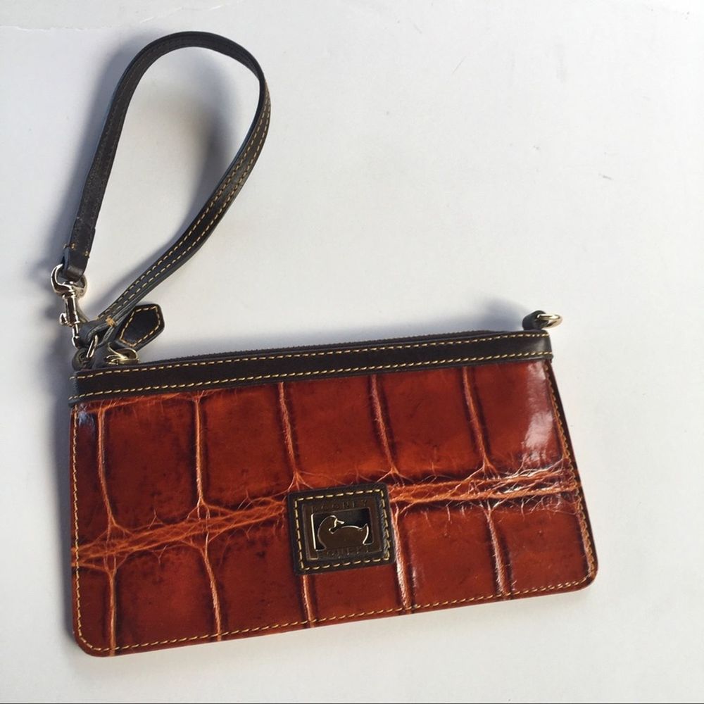 Dooney & Bourke Pebble Grain Leather Wristlet NWT